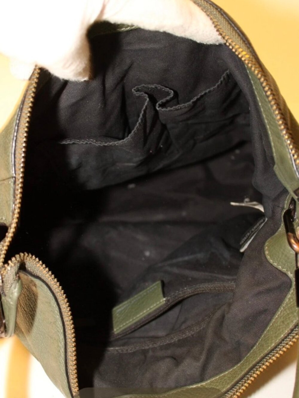 Marc by Marc Jacobs Green Leather Shoulder Bag - Picture 15 of 16